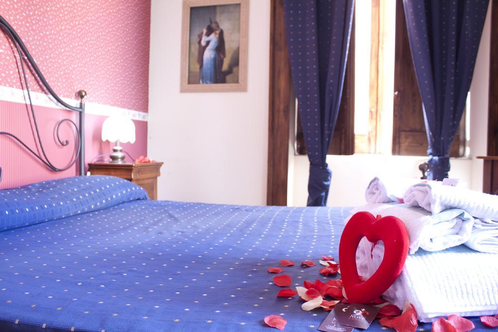 Hotel Ristorante Novecento Caserta Pokoj fotografie
